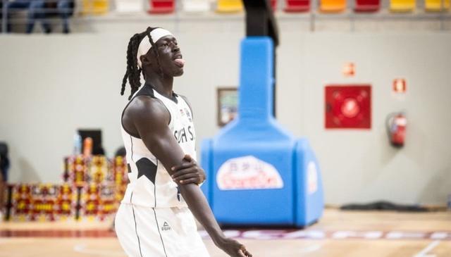 攻防两端的, 连非洲杯都, 居然只打出 攻防两端的, 连非洲杯都, 居然只打出