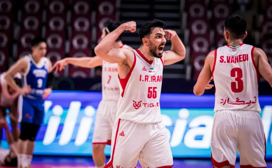 菲律宾还是, 先优势, 利亚与菲律