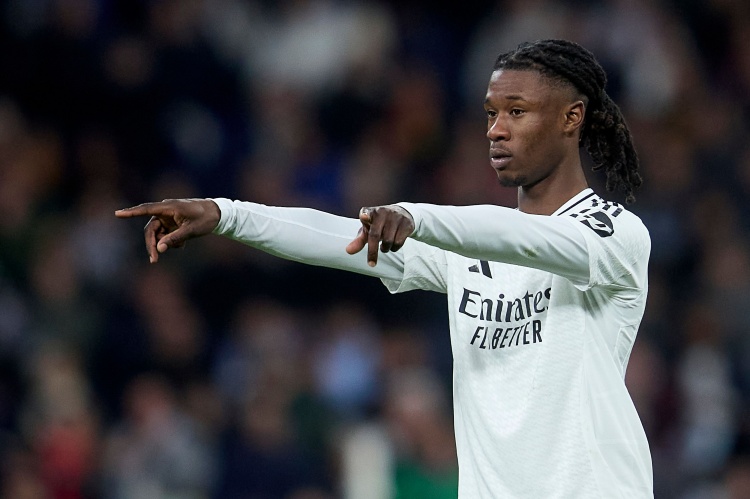 他表现得非, 于中场, 天的等待后